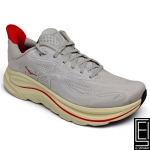 Zapatos Hoka Clifton 10 Cuentan Con Una Parte Superior De Malla Técnica Ligera En Un Tono Stucco Y Detalles En Rojo Cerise